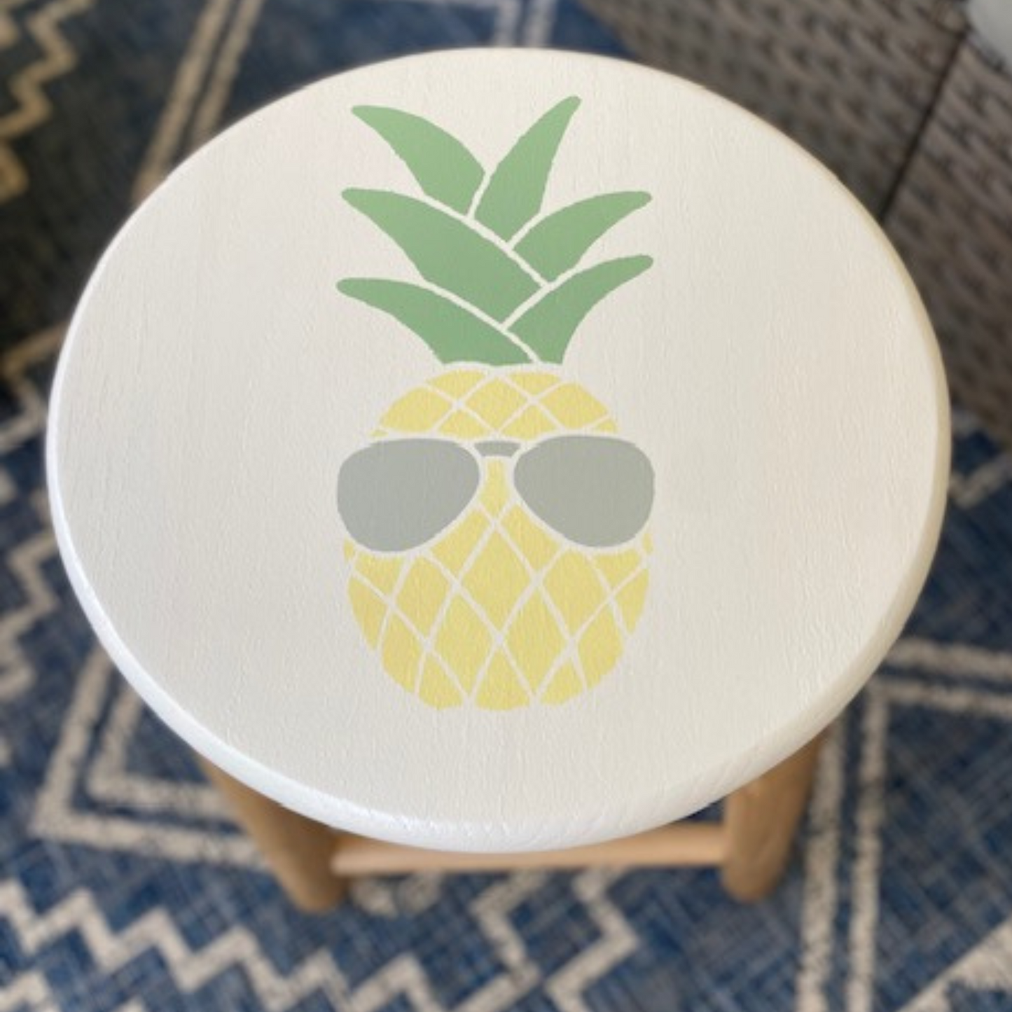 Aloha! Pineapple Stool